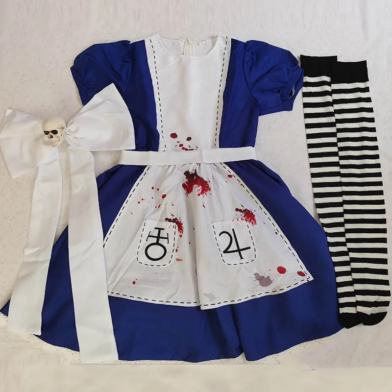 Apron and necklace detail